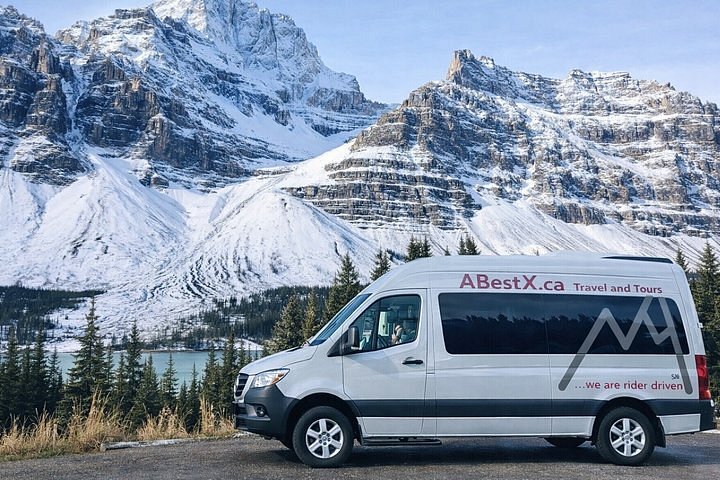 Winter Private Transfer from YYC to Banff: Ski Gear, Delays and Dark Roads